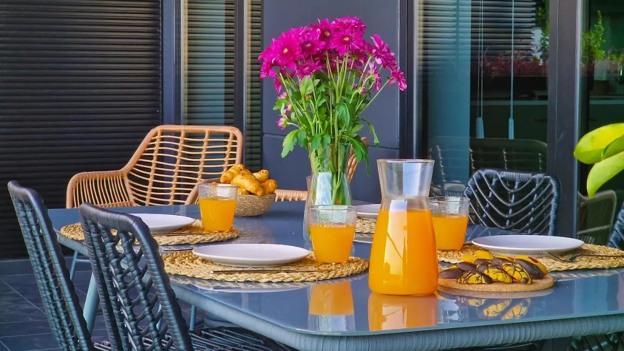 Roots Loft By Lovelystay Funchal  Funchal (Madeira)